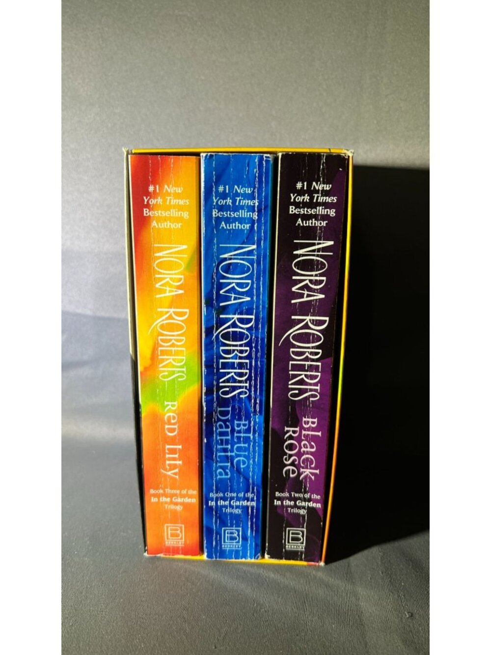 Nora Roberts In The Garden Trilogy Boxed Set